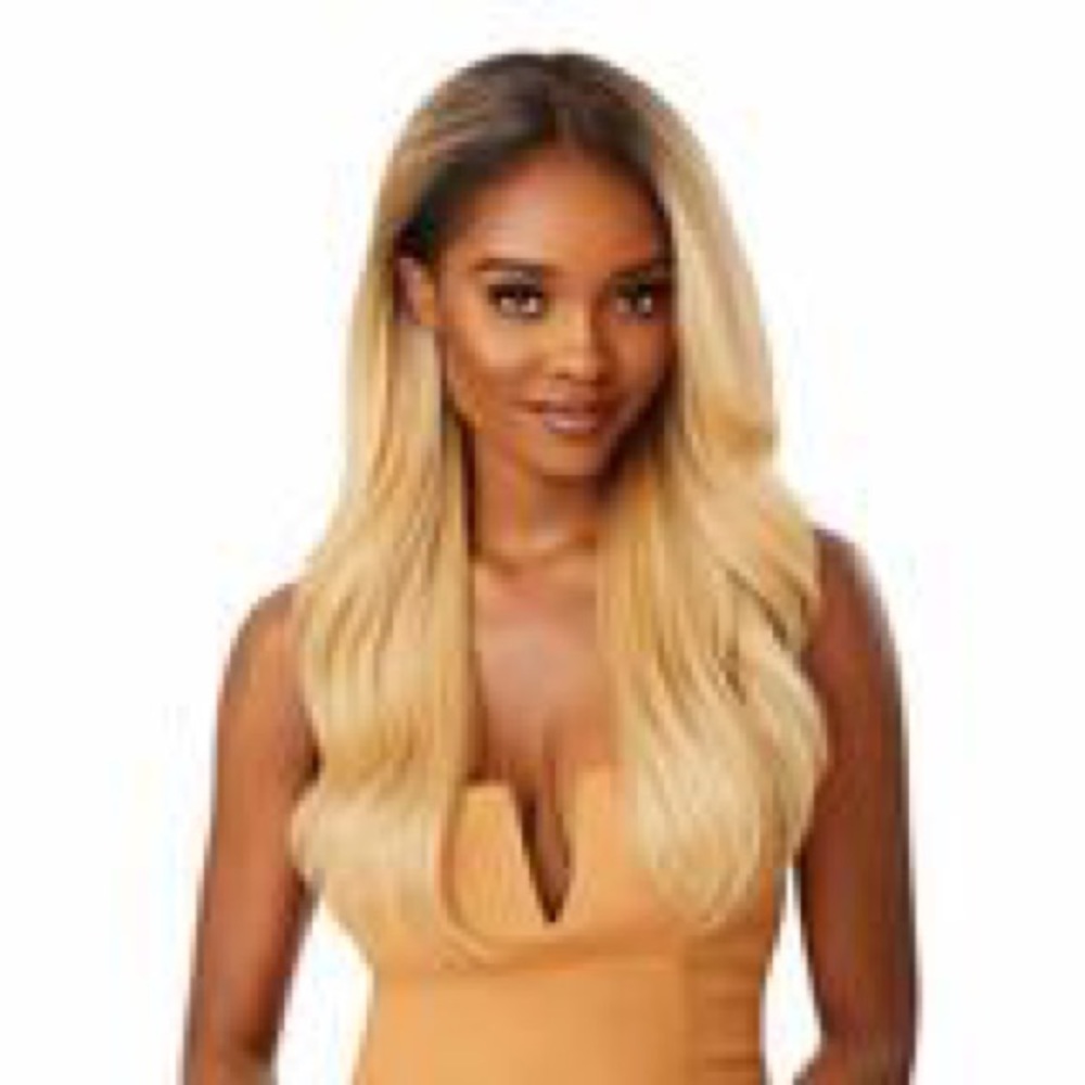 Outre Kamiyah wig in color DRFF4 strawberry gold!